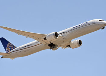 Ground stop issued for United Airlines mainline flights across US due to technology issue, airline and FAA says