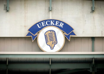 A freshly re-done plaque honoring iconic Milwaukee Brewers broadcaster Bob Uecker was unveiled just in time for a celebration of life ceremony Aug. 24.