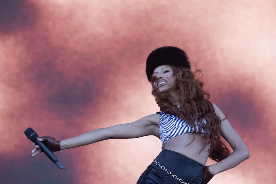 Ravyn Lenae performs on the Pier Stage during the Portola Music Festival on Pier 80 in San Francisco, Calif. on Sept. 21, 2025. (Douglas Zimmerman/SFGATE)