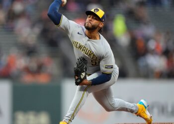 Brewers will get another shot today to clinch NL playoff spot