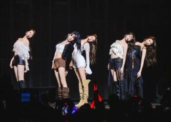 Le Sserafim starts off its San Francisco tour stop on Sunday, Sept. 14 with “Born Fire,” “HOT” and “Come Over.”(Courtesy of SOURCE MUSIC)