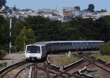 San Francisco Bay Area commuter trains shut down for 7 hours because of computer issue