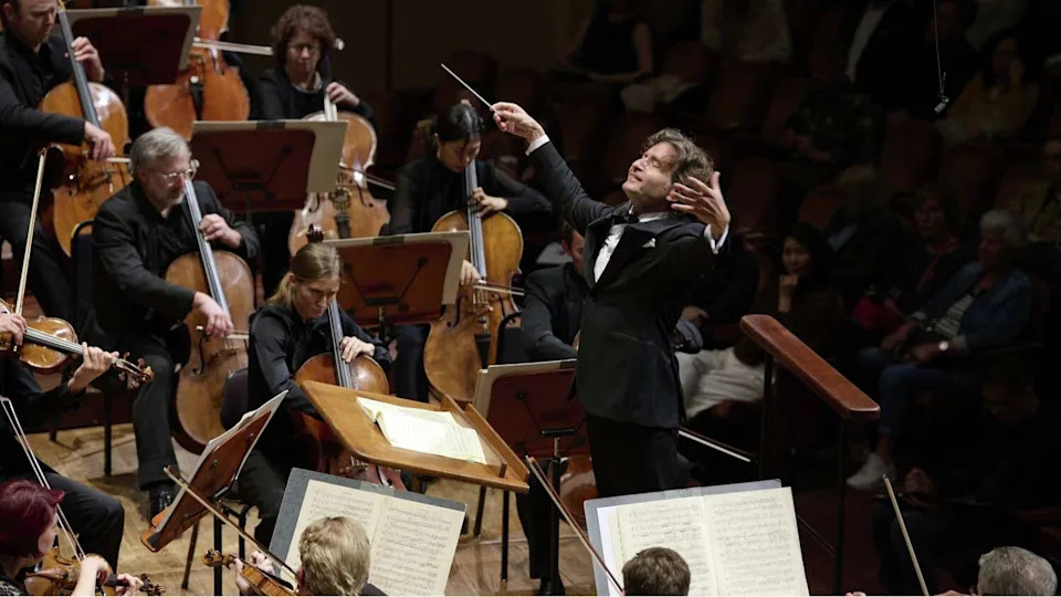 Gustavo Gimeno conducts the San Francisco Symphony on Friday, Oct. 3, at Davies Symphony Hall. (Stefan Cohen/San Francisco Symphony)