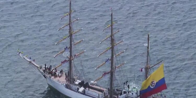 San Francisco Fleet Week to go on without U.S. Navy as shutdown continues