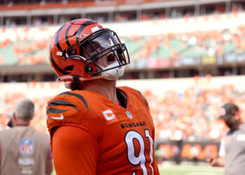 Sep 14, 2025; Cincinnati, Ohio, USA; Cincinnati Bengals defensive end Trey Hendrickson (91) celebrates the win after the game against the Jacksonville Jaguars at Paycor Stadium. Mandatory Credit: Joseph Maiorana-Imagn Images© Joseph Maiorana-Imagn Images