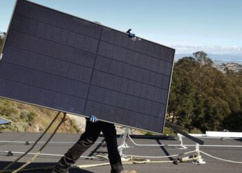 Struggling SF solar company cuts more staff, names new CEO