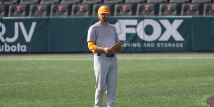 Tennessee baseball has light practice as Tony Vitello mulls Giants job