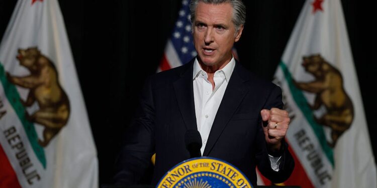 Trump reverses SF troop, agents surge to Bay Area