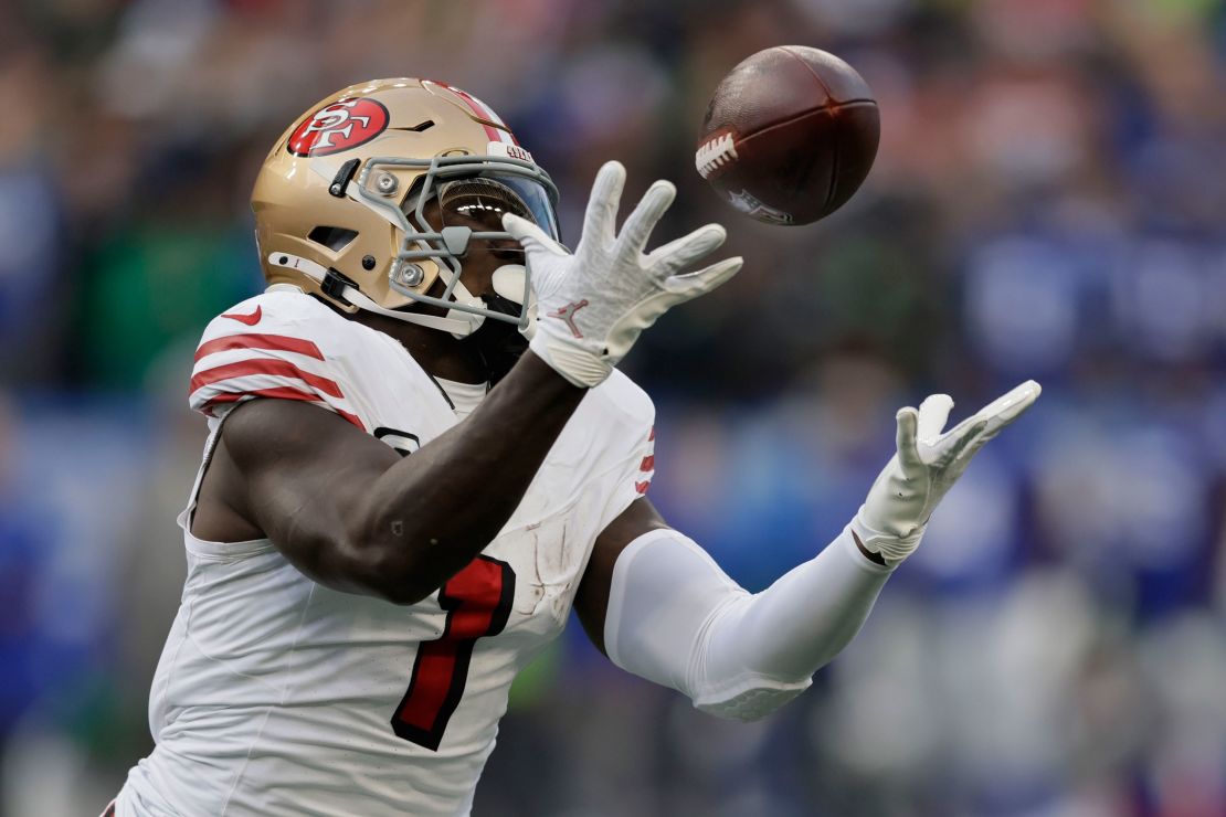 Samuel makes a catch against the Seahawks.